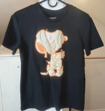 Peanuts Worldwide LLC. T-Shirt Women Small Snoopy Mummy Black Orange 