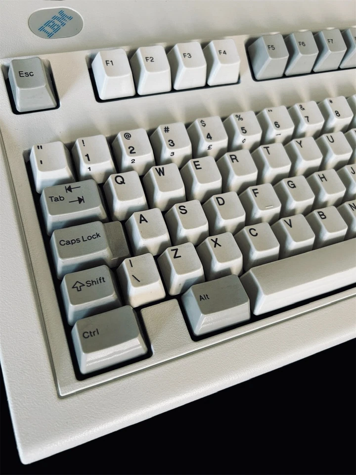 IBM Model M New Mechanical Keyboard 61G3974, 1995, RARE Portuguese version - Image 4 of 4