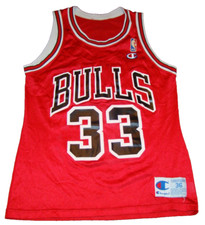 Vintage 90s Champion Mens 36 Chicago Bulls Scottie Pippen Red Basketball Jersey
