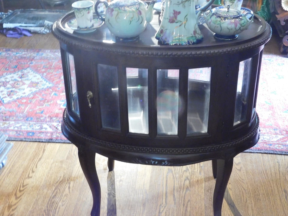 Gabinete de exibição de vidro chanfrado mogno escuro estilo Chippendale servidor chocolate - Imagem 3 de 4