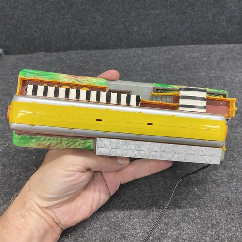 Life-Like Myrtle's Whistle Stop Vintage Diner HO 08707, Untested (LL091424-06) - 第 12/14 張圖片