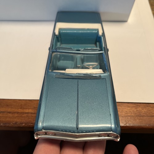 1964 Oldsmobile Cutlass Convertible Plastic Promo Model 1/25 Scale Blue - Picture 7 of 11