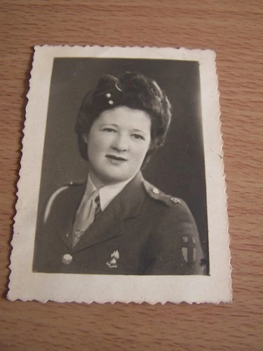 WW2 Military Woman in Uniform Vintage Photo Ruby Sergeants Mess Orderly 1945
