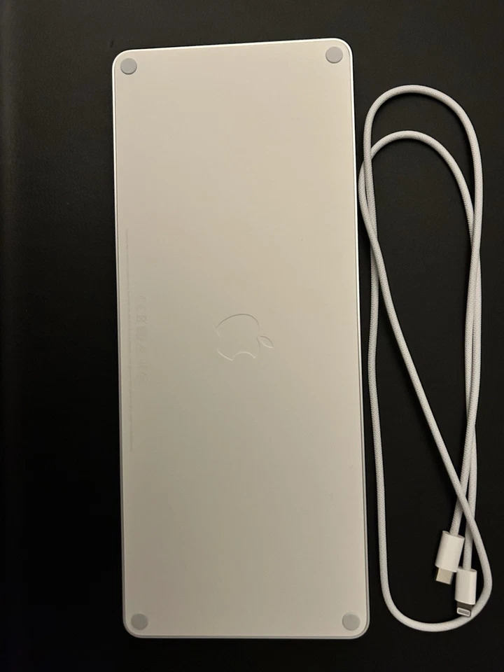 Apple Magic Keyboard - Image 2 of 2