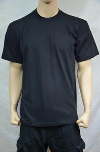 black tee plain