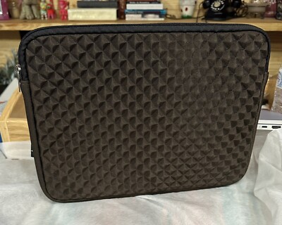 Tangbolibo Puffy Black Laptop/IPad Case With Zipper. 13-14  Case. New