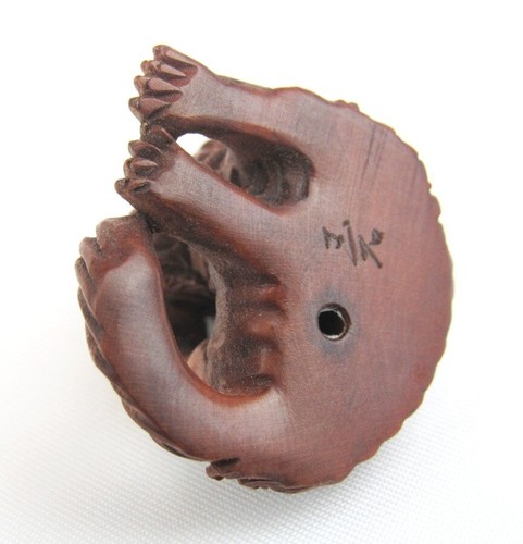 Vintage Netsuke Japanese Carved Wood Foo Dog Scratching - Picture 6 of 7