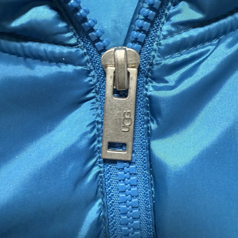 Chaqueta acolchada UGG Ronney recortada AZUL BRILLANTE $198 mediana Foto 3 de 4