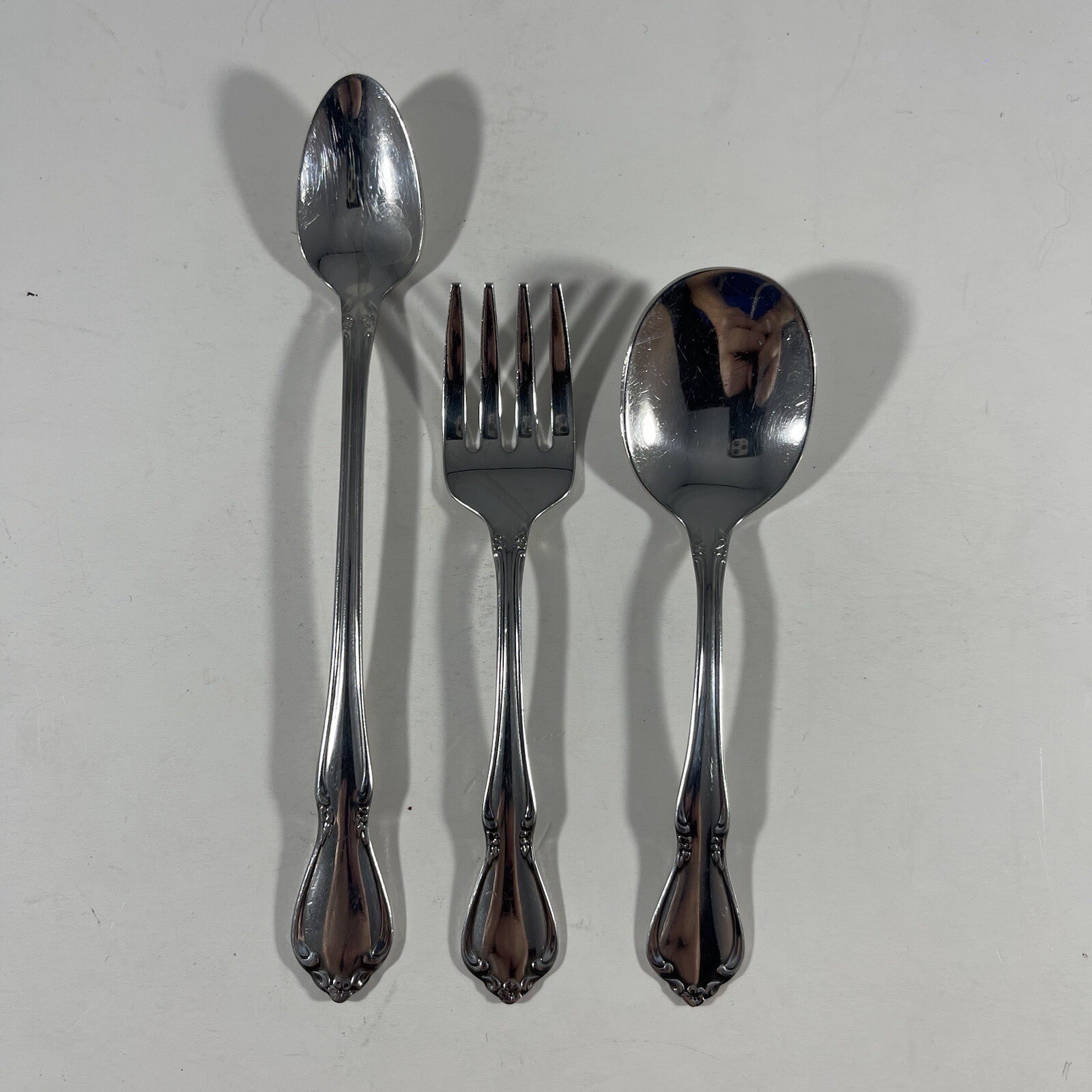 Oneida Kenwood Stainless USA Forever Rose Silverware 63 Pc. Flatware
