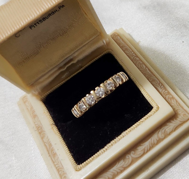 PSP 14KT ESTATE DIAMOND RING S-8.5 WT .3.4 GRAMS