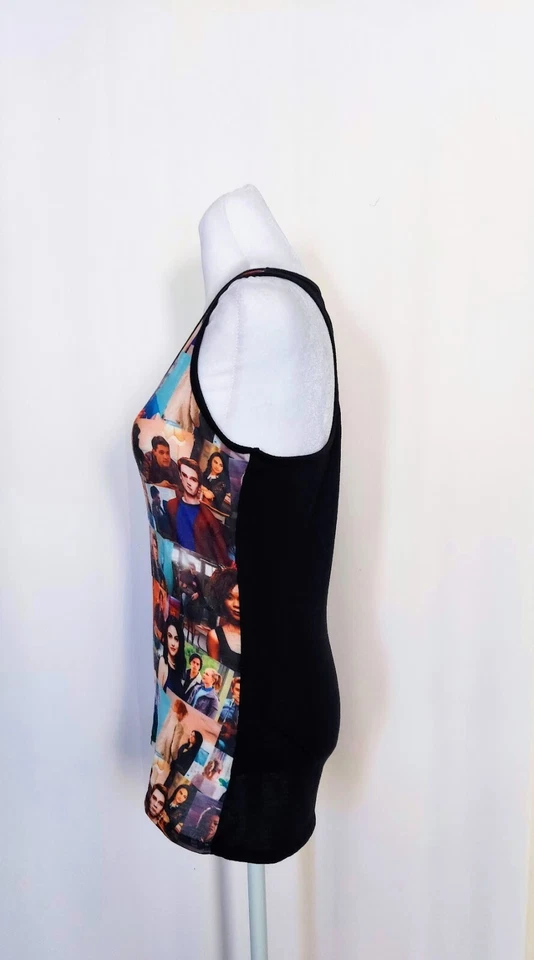 Riverdale Graphic Photo Racerback All Over Print Tank Top Black Multicolor Small Foto 4 de 4