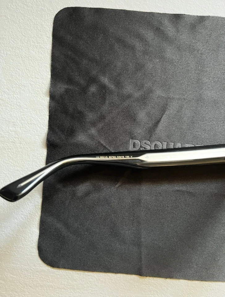 Occhiali Da Sole Dsquared2d2 0051/s 807 - Imagen 4 de 4