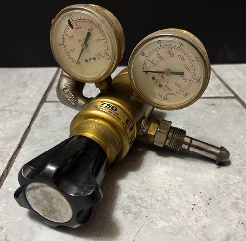 Harris 750 Servo-Dome Regulator
