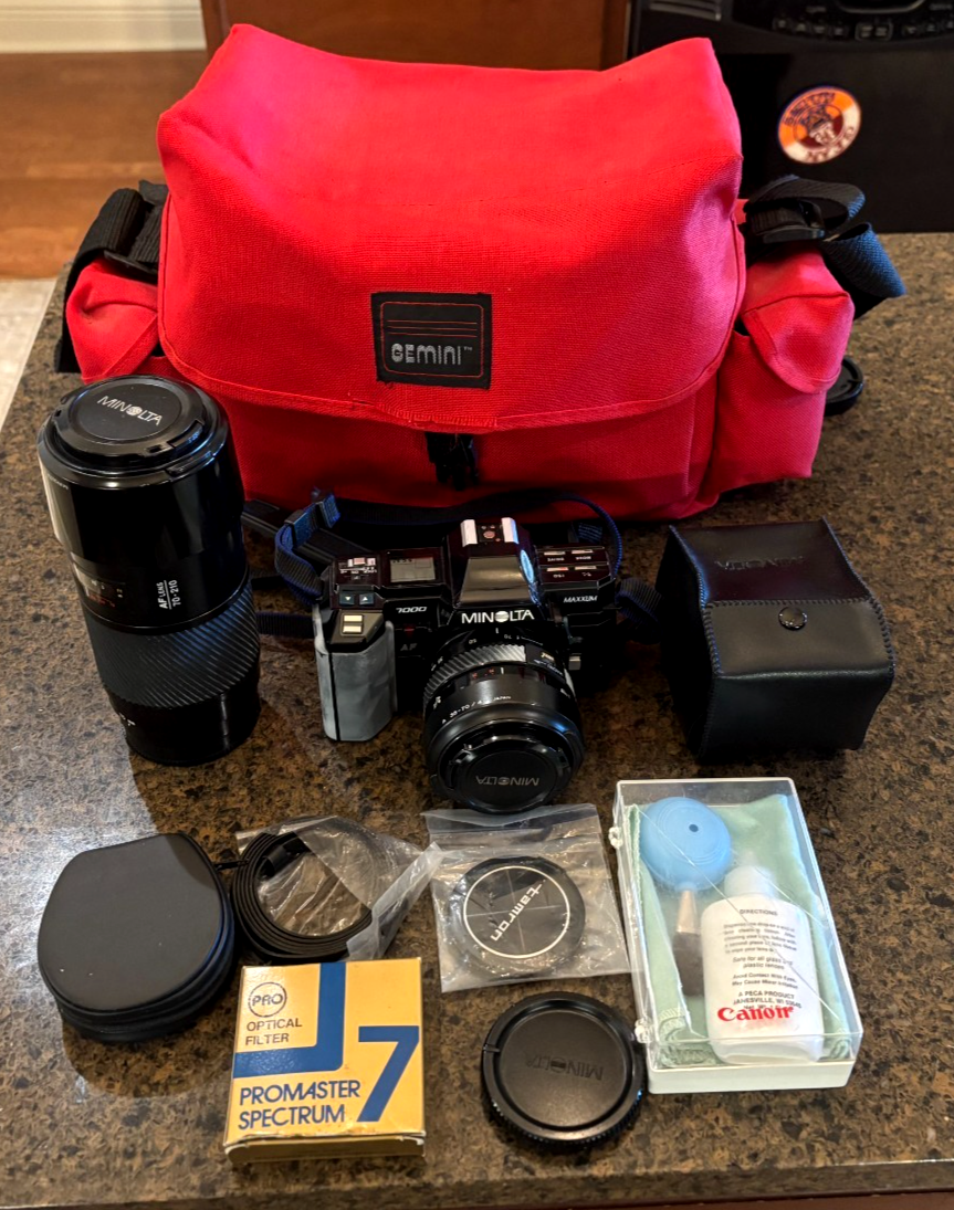 Vtg MINOLTA Maxxum 7000 35mm SLR Camera 35-70 & 70-210 Lens 2800 AF Flash
