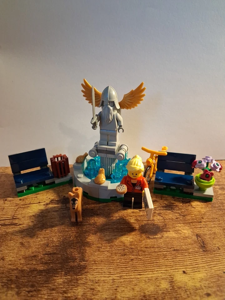 LEGO Creator 40221 Fountain, photo 1 of 2