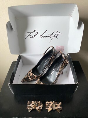 White house black market WHBM high heels size 8M in nice condition leopard print