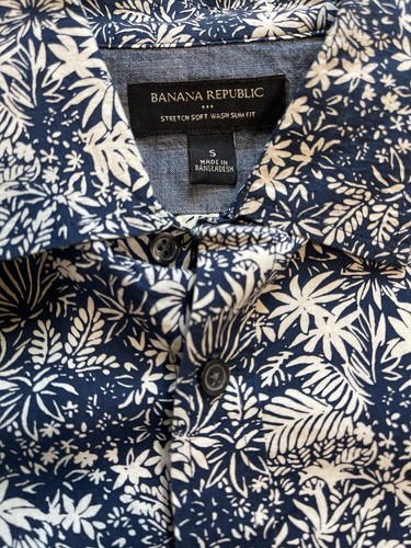 Banana Republic Classic understated Hawaiian shirt Slim Fit Men Size S - Picture 2 of 2