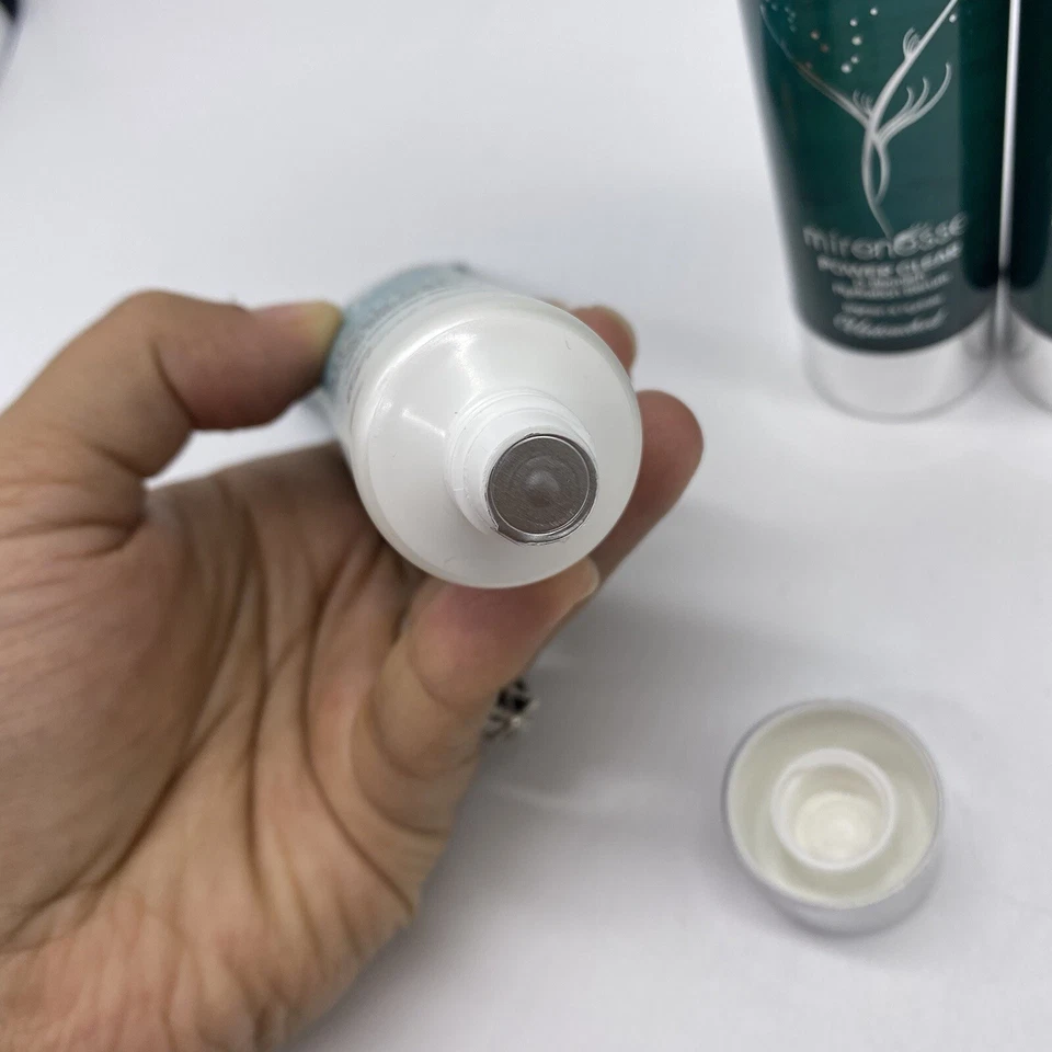 Mirenesse Set | Gel Cleanser, Hydration Serum, Treatment Gel, Absolute Pores… - Image 3 of 4