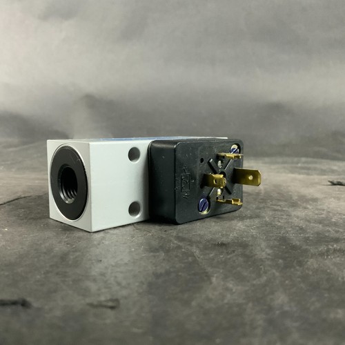 FESTO PEV-1/4-B PRESSURE SWITCH ($45 OBO) - Picture 4 of 5