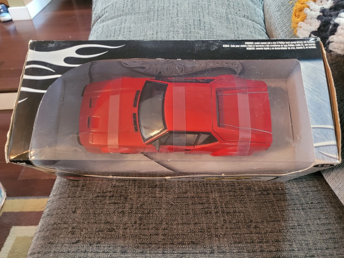Hot Wheels RED DeTomaso Pantera Assembly Kit 1/18 Scale DieCast