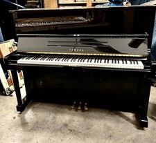 Yamaha U1E Upright Piano 48" Polished Ebony