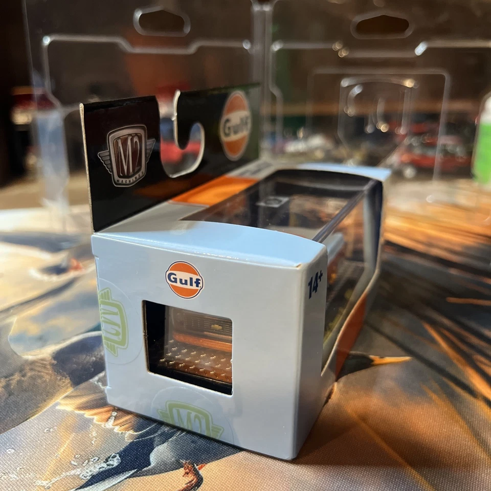 Chevrolet Cheyenne 1973 nuevo 2025 M2 Machines Cube Gulf c10 *CHASE* *PROTECTOR* Foto 3 de 4