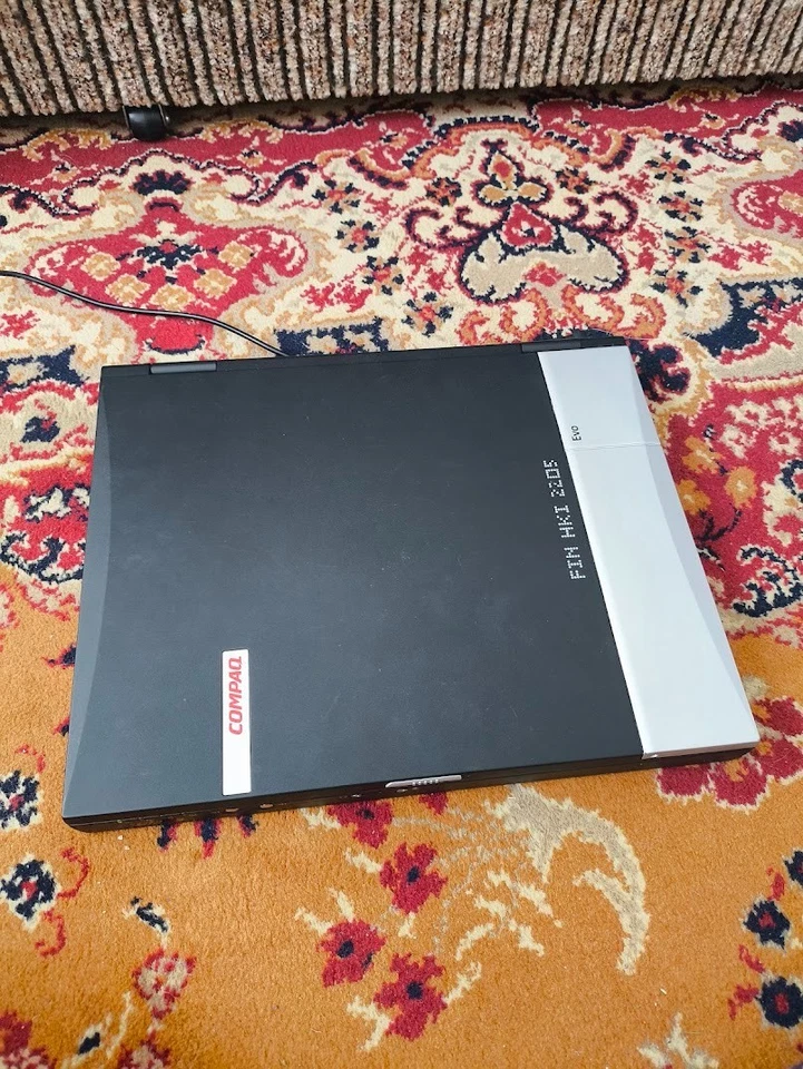 Compaq Evo N610c good condition retro gaming laptop - Image 4 of 4