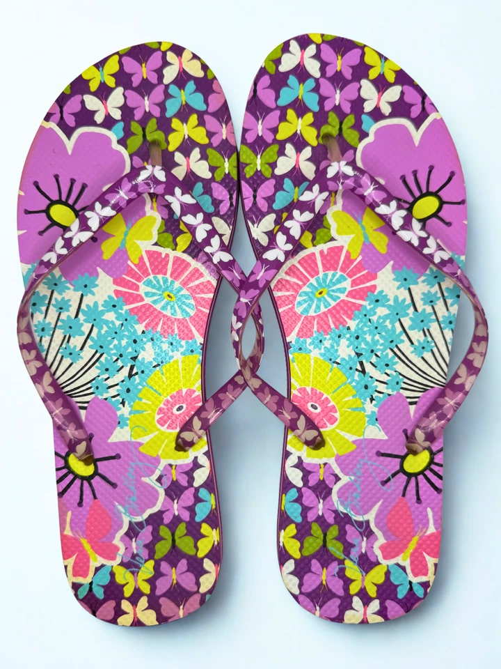 Vera Bradley Flip Flops Thong  Sandal Wo's L 9-10 Flutterby Floral & Butterflies - Image 4 of 4