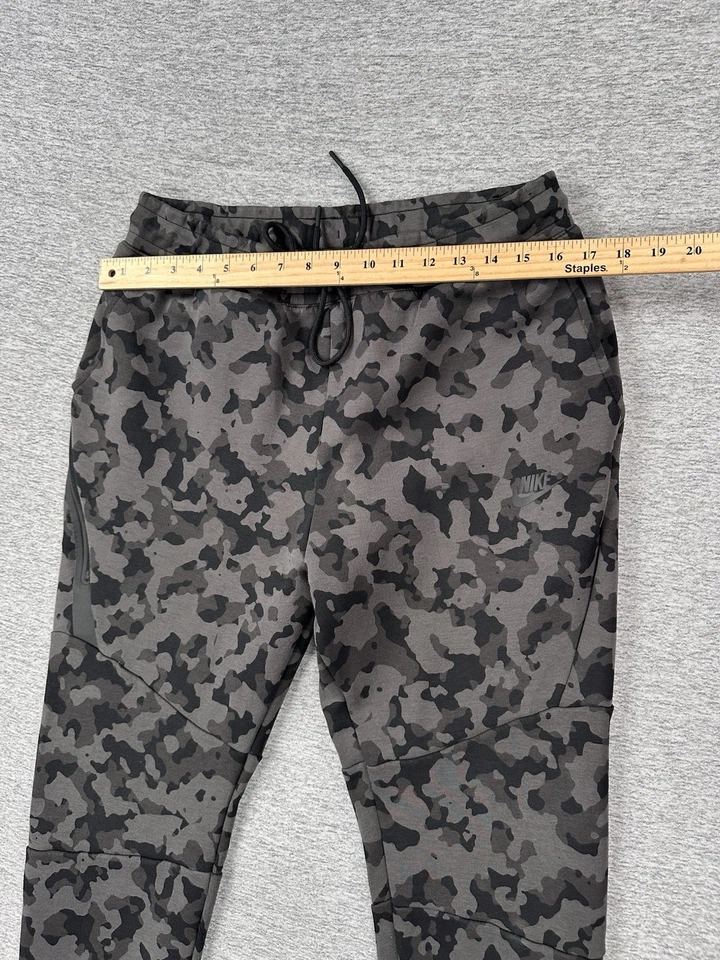 Pantalones deportivos Nike Joggers para hombre grandes grises camuflados tecnología polar activos Foto 3 de 4
