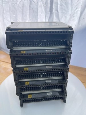 Lot of 5 AEG Modicon TSX Compact PLC Modules ADU204 Analog & DEP209 Input