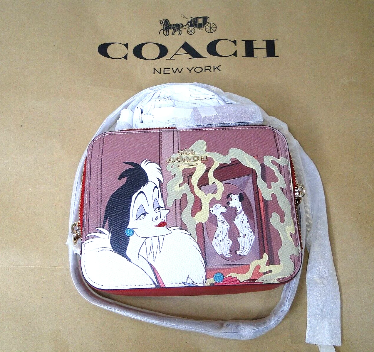 Coach CC377 Disney X Coach nuovo con etichetta scatola tracolla con motivo crudelia rosso mela multi