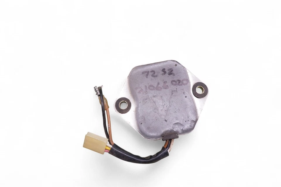 Regulador de voltaje KAWASAKI S1 S2 S3 21066-020 *2862A Foto 2 de 4