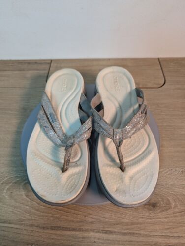 Crocs Capri Flip Flops Womens 10 Silver Metallic Snakeskin Strappy Thong Sandal - Picture 3 of 9