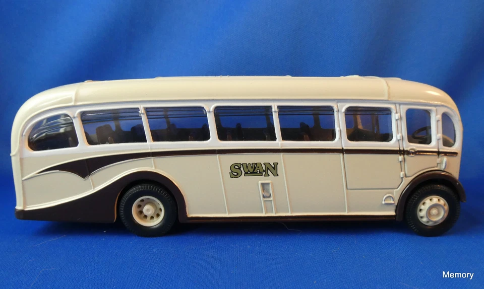 CORGI BUS  97821 DAIMLER 1/2 SWAN MOTOR COMPANY   1:50 - Photo 4/4