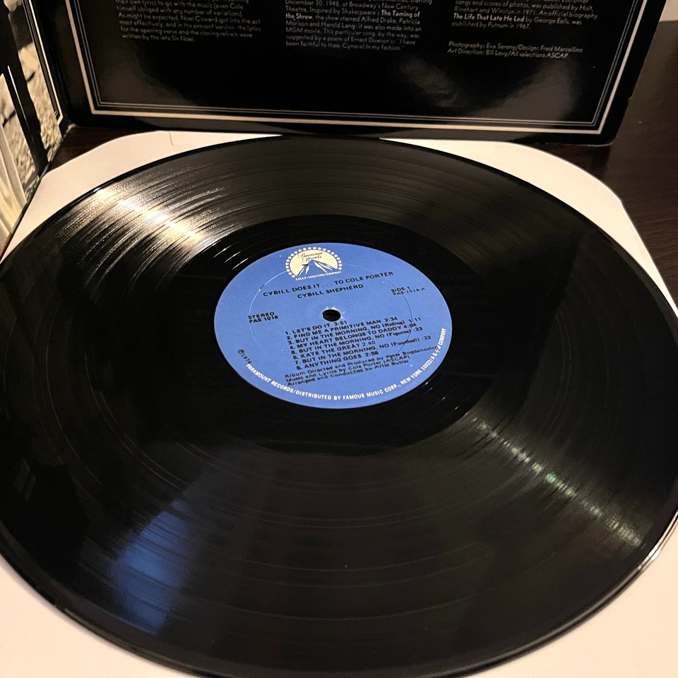 CYBIL SHEPHERD - Does It...To Cole Porter (w/Poster) - 12" Vinyl Record LP - VG+ Foto 4 de 4