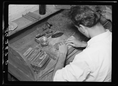 Photo:Key West Florida 1938 Cigar Workers Hand Rolling Cigars at Home