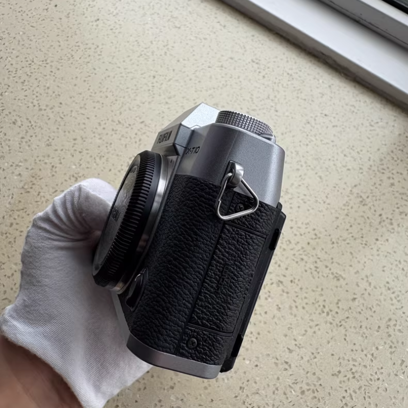 Excellent condition FUJIFILM Fujifilm X-T10 Silver Body English