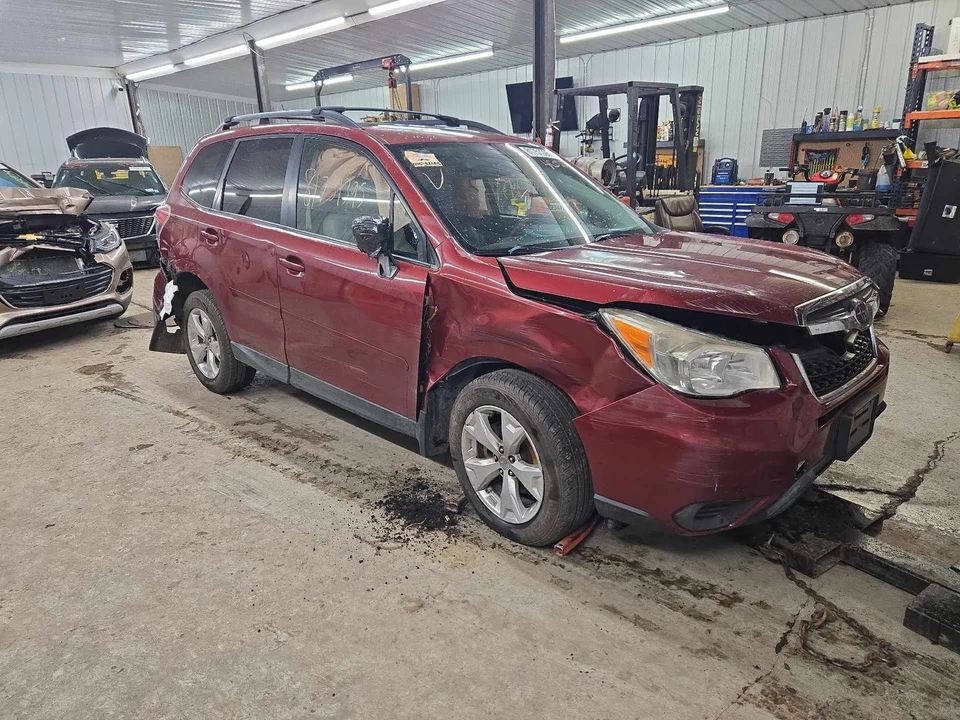 Cuarto de cristal izquierdo usado se adapta a: Subaru Forester 2014 con tinte de privacidad limitado AT CVT Foto 2 de 4