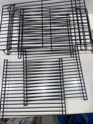 Cooling Racks Black 5 in lot 3- 11x10'',  2- 16x10x2''