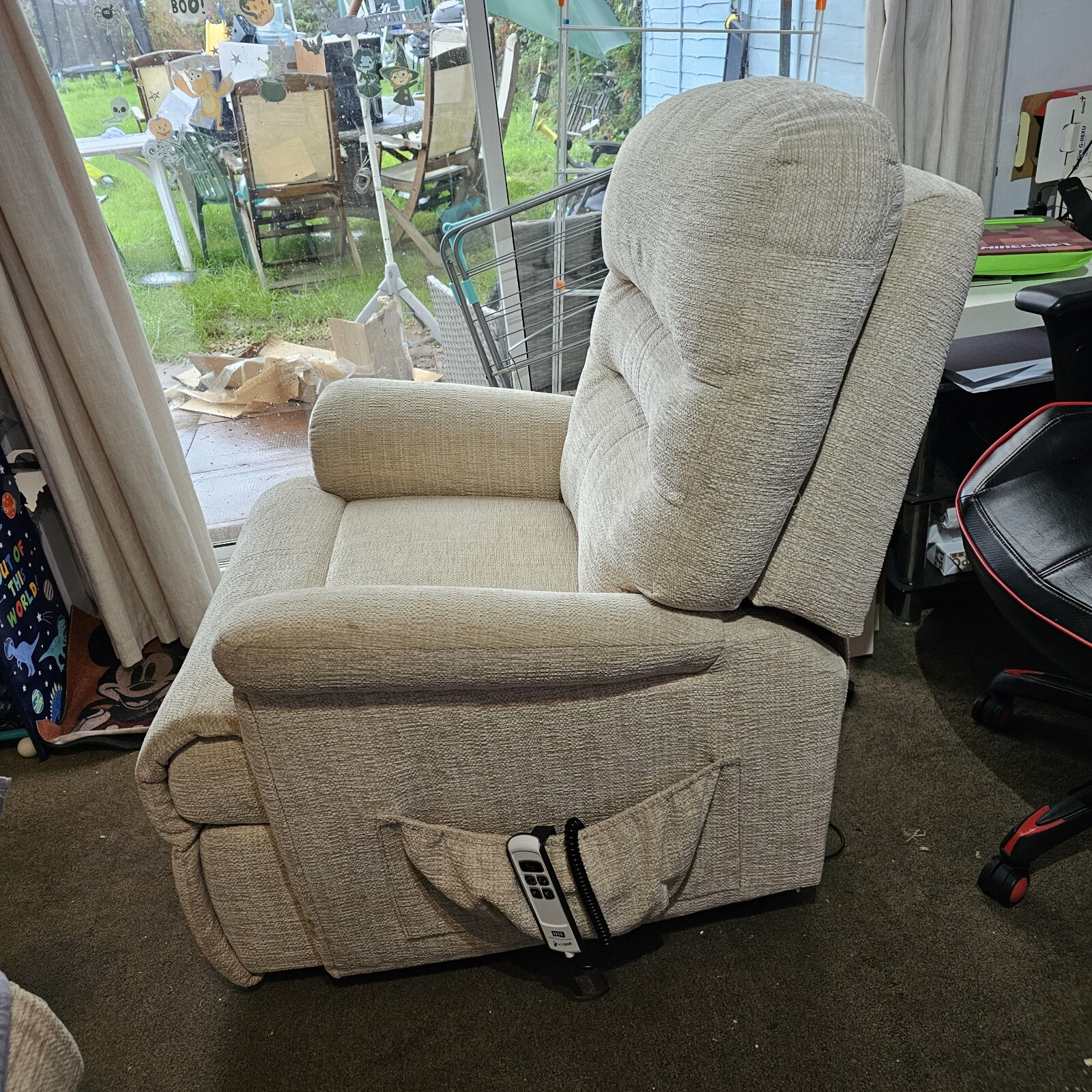 HSL Riser Recliner Chair Penrith And Dual Motor Armchair Rise & Lift