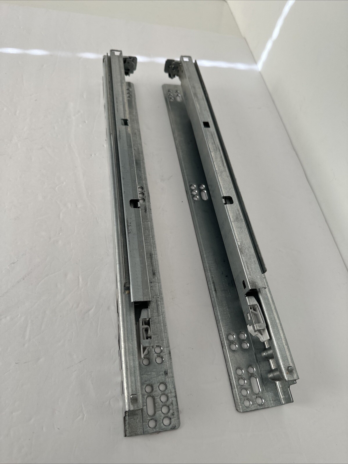 Blum 563H4570B Tandem 18" Full Extension Undermount Drawer S