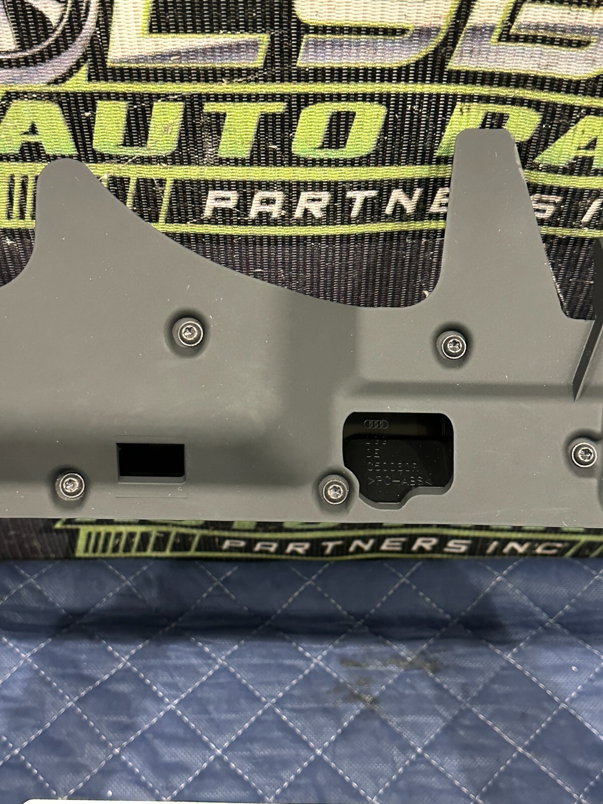 2014 AUDI R8 OEM FRONT LEFT DRIVER KNEE PAD KICK PANEL 423857557C 423 857 557 C