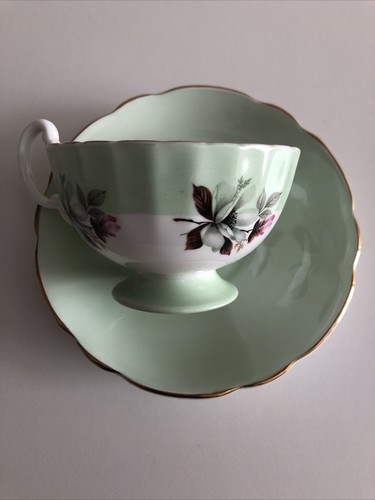 Bone China England Green Mint White Roses Tea Cup Saucer Pre Owned - Picture 6 of 12