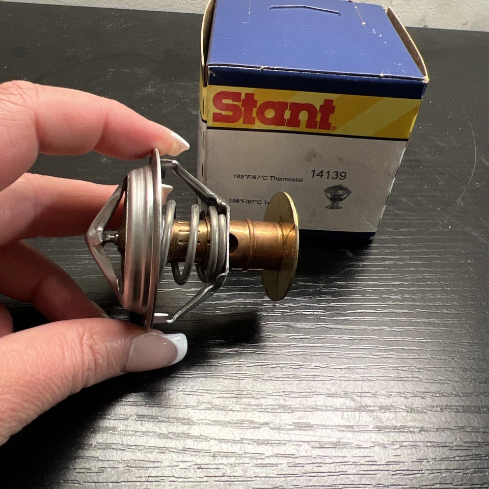 Engine Coolant Thermostat-OE Type Thermostat Stant 14139 - Image 4 of 4