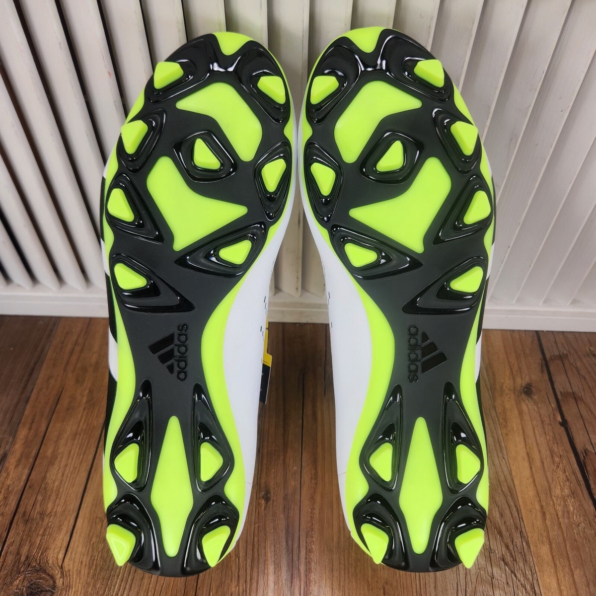 Adidas Predator Accuracy.4 FxG Mens Size 10 White Black Low  display picture 1