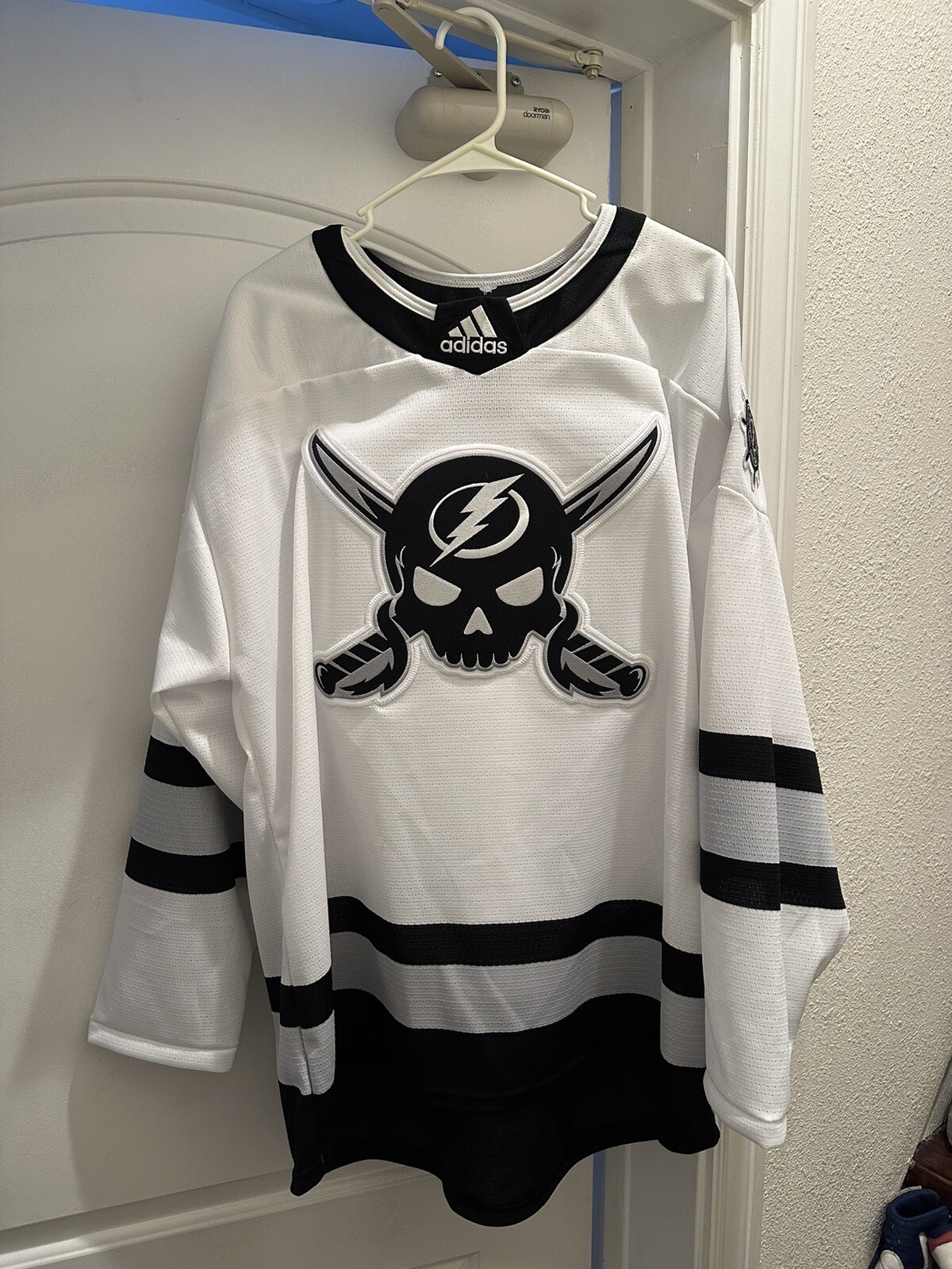 RARE TAMPA BAY LIGHTNING GASPARILLA ADIDAS HOCKEY JERSEY Size 54 XL 1