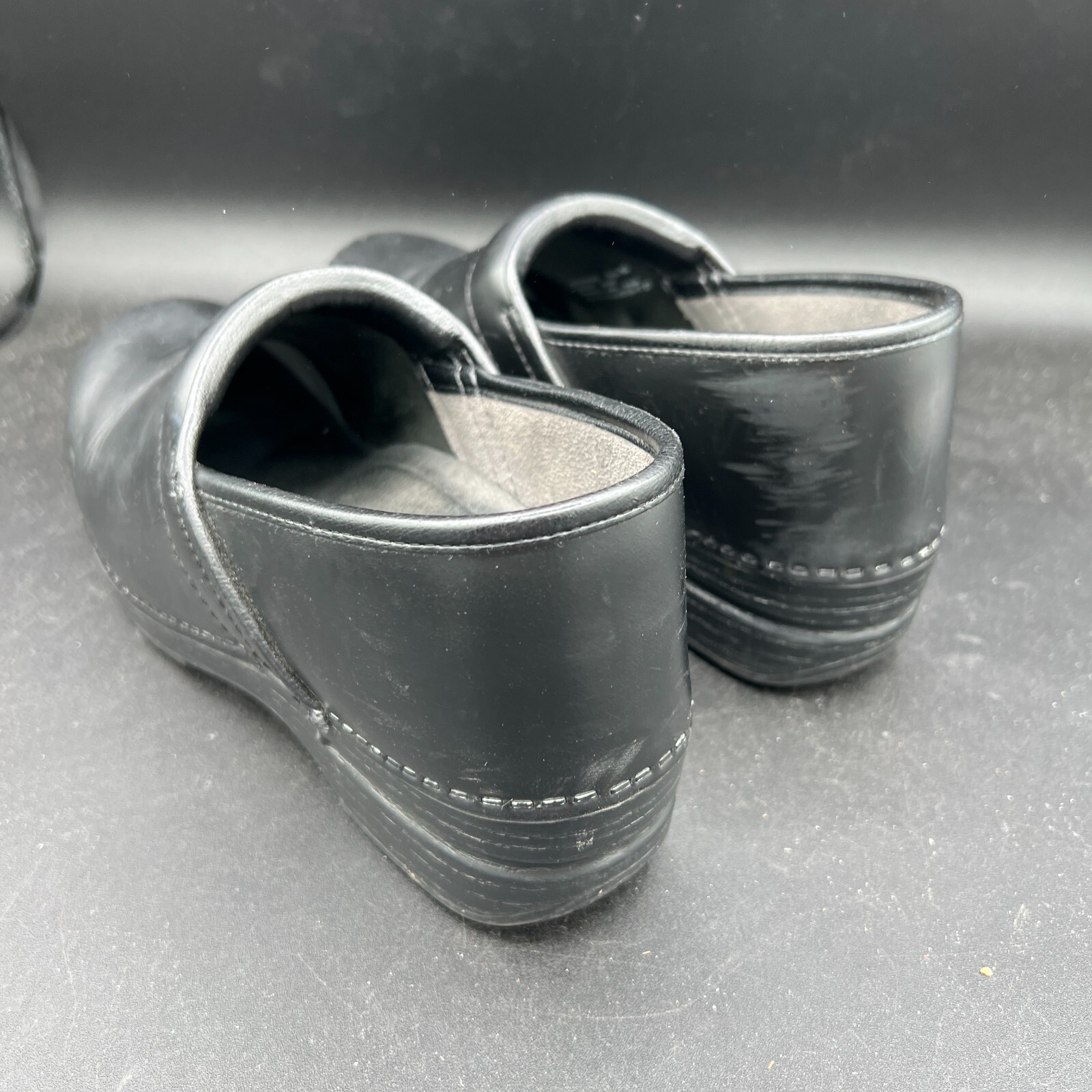 Dansko Shoes Women's Heel Clogs Black Leather  Size 40  (US Size 9.5-10)  [23]