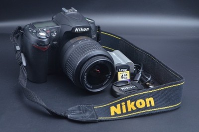 Nikon D90 12.3 MP DSLR Digital Camera AF-S DX 18-55mm G VR Lens #L76