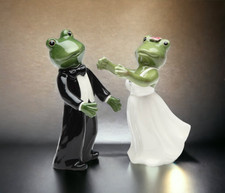 Frogs In Love - Frog Wedding Couple Salt & Pepper Shakers, Wedding Décor, Weddin