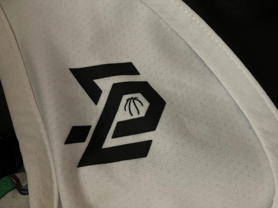 Camiseta deportiva reversible de baloncesto UA Under Armour Elite 13 blanca negra Foto 3 de 4